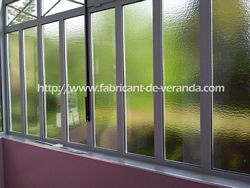 veranda type usine retro avec verre grésé